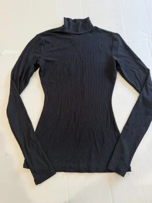 Skims fits everybody turtleneck top  small thumbnail 4