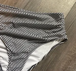 Cupshe Black White Stripe Bikini Bottom thumbnail 3