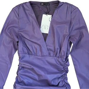 NWT Zara Faux Leather Ruched V Neck Dress Purple Size Small thumbnail 2