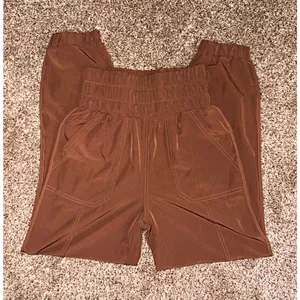 New In Women's Brown Pleated Jogger Pants S Elastic Waist Pockets Tapered thumbnail 1