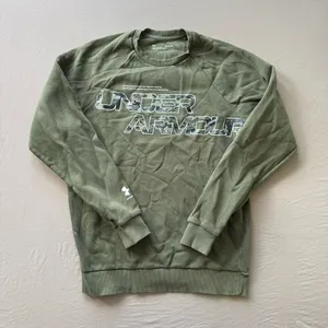 Under Armour Rival Fleece Camo Script Crew Sweatshirt thumbnail 4