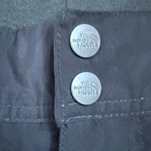The Northface woman’s black snow pants size L EUC thumbnail 5