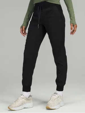 Lululemon Dance Studio Mid-Rise Jogger black size 6 W5ENMS thumbnail 1
