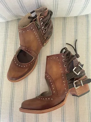 Freebird By Steven Desert Leather Buckle Cutout Studded Ankle Boots Size 8 thumbnail 1