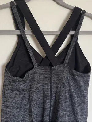 Lululemon Run For The Gold Tank Top Black Heathered Gray Bra Women’s Size 6 thumbnail 8