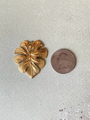 Handmade fully gold tone stainless steel boho fairy monstera plant necklace🌿 thumbnail 10