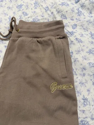 Guess sweatpants thumbnail 2