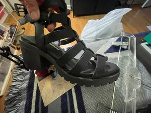 Dirty Laundry Black Platform Sandals thumbnail 2