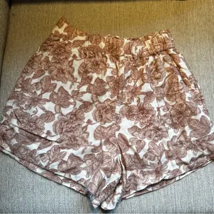 Abercrombie & Fitch Floral High Waist Shorts - Tan thumbnail 1