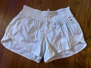 Lululemon Shorts Hotty Hot White thumbnail 1