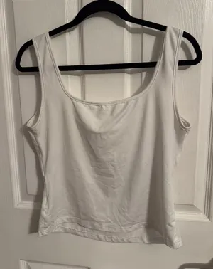 SHEIN White Scoop Neck Tank Top thumbnail 1