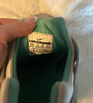 Nike Women’s Huarache Shoes thumbnail 3