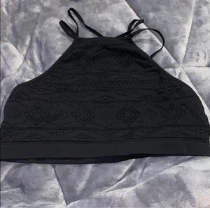 Victoria's Secret Yoga Bralette thumbnail 3