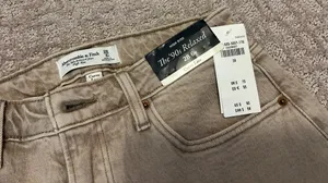 Abercrombie High-Rise Jeans thumbnail 2