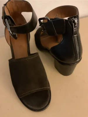 Frye Black Suede & Leather Ankle-Strap Block Heel Brielle Sandals US 8 thumbnail 1