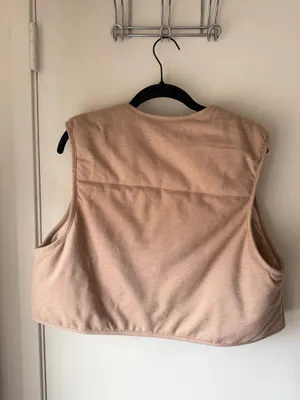 Unbranded Women's Quilted Sleeveless Zip-Up Vest in Beige thumbnail 4