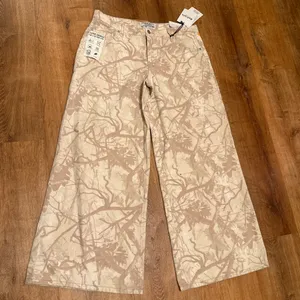 ZARA Wide-Leg Jeans thumbnail 3