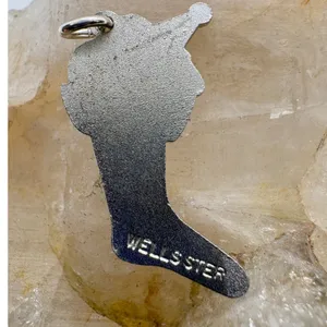 Vintage Wells Sterling Silver Enamel Christmas Stocking Charm Pendant 1.98g‎ thumbnail 2