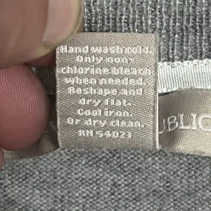 Banana Republic Women's Merino Wool Blend Gray Sweater Button Detail Size XL‎ thumbnail 5