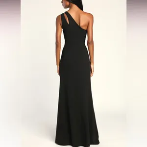 Lulu’s Black Dress thumbnail 2