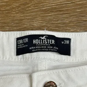 Hollister Ultra High Rise Mom Jeans Women's 13R White Crop Ankle Stretch Coastal thumbnail 3