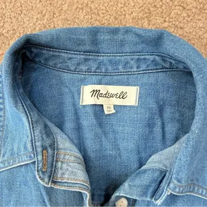 Madewell Chambray Denim Darted Button-Up Long Sleeve Shirt XS thumbnail 6