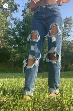 Urban Outfitters BDG High Waisted Mom Jeans Destroyed Medium Wash thumbnail 7
