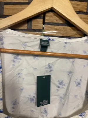 Wild fable white and blue floral top size XXL thumbnail 6