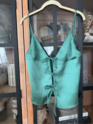 Zara tie front bows satin-finish emerald tank top vneck going out thumbnail 2