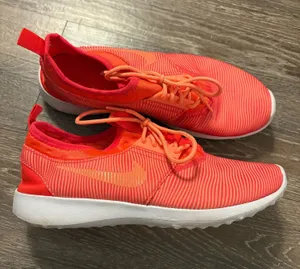 NWOT Nike Women's Juvenate "Atomic Pink/Bright Crimson" sneakers. Size 8.5 thumbnail 1