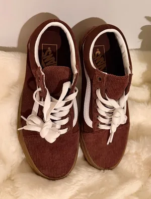 Vans Women's Brown Corduroy Sneakers with White Accents thumbnail 1