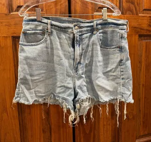 American Eagle Highest Rise 90s Boyfriend Shorts thumbnail 1