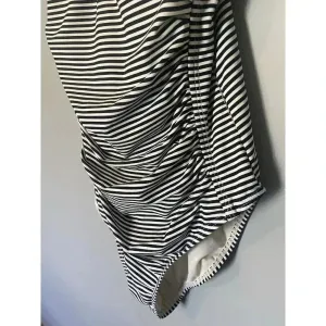 NIPTUCK SWIM Joanne One-Piece Swimsuit Size 6 Sorrento Black &‎ White Stripe thumbnail 4