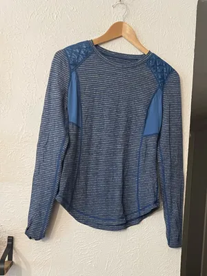 Lululemon Run: Ice Queen Long Sleeve Women’s Blue Performance Top Size 6 thumbnail 3