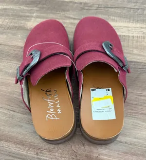 Women's Blowfish Malibu Clogs Size 8.5 Burgundy thumbnail 1