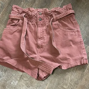 Abercrombie‎ & Fitch Mauve Paperbag High Rise Shorts with Belt Womens Size M thumbnail 3