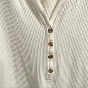 NWT Old Navy Womens Shirt Top Ivory Ribbed V Neck Long Sleeveeve Plus Size 4X thumbnail 7