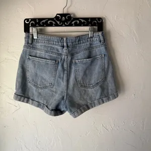 PacSun Mom Shorts Women’s Size‎ 27 Light Wash High Rise Denim 100% Cotton thumbnail 3