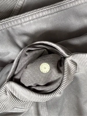 Lululemon Athletica Washed Gray Women’s Cropped High-Waist Leggings Size 4 thumbnail 5