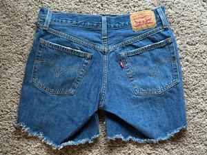 Levi’s thumbnail 1