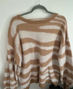 Versona Zebra Striped Sweater thumbnail 1