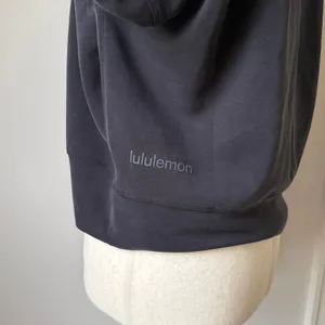 lululemon Black Crew Neck Sweatshirt Softstreme Cropped Athletic Sweater Medium thumbnail 4