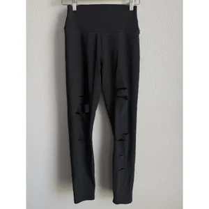 Alo Yoga Black High Waist Ripped Warrior Leggings Medium M Cutout Shredded Edgy thumbnail 4