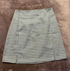 Brandy Melville Mini Skirt Women’s Size 2 Green Plaid Cara” Mini Skirt thumbnail 1