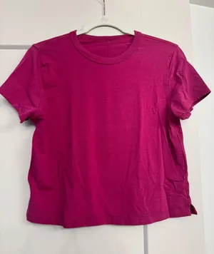 Lululemon Top Cropped thumbnail 1