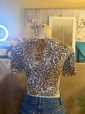 GUESS Beach Leopard Print Logo Crop Top Shirt Size XS thumbnail 5
