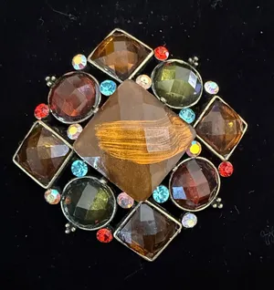 Vintage Art Deco Style Gold Tone Glass Stone Dimensional Pin Brooch thumbnail 1