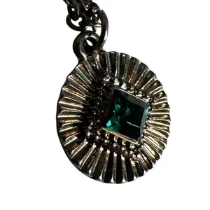 Retro Green Glass Rhinestone Pendant Necklace thumbnail 6