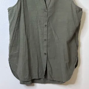Universal Threads Women Button Down Minimalist Olive Green‎ sleeveless Blouse S thumbnail 3