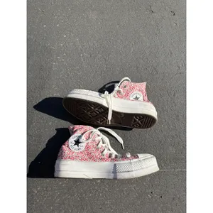 Converse Hightop floral spring womens size 7 thumbnail 3